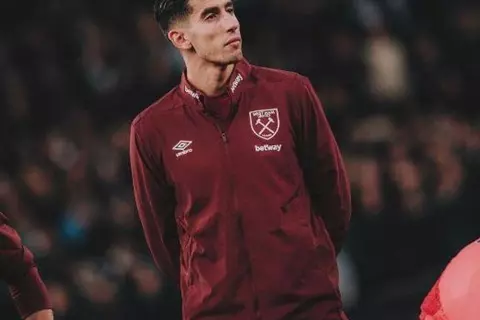 تقارير: اتحاد جدة يطلب التعاقد مع نايف أكرد